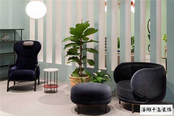 鐵藝花架，增添綠色