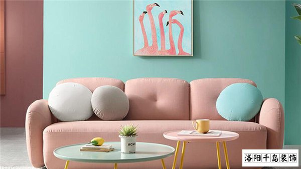 洛陽(yáng)裝修公司哪家好又便宜？北歐風(fēng)沙發(fā)搭配技巧