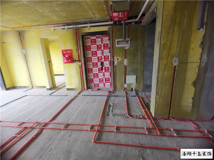 洛陽(yáng)格潤(rùn)小鎮(zhèn)水電施工實(shí)拍圖