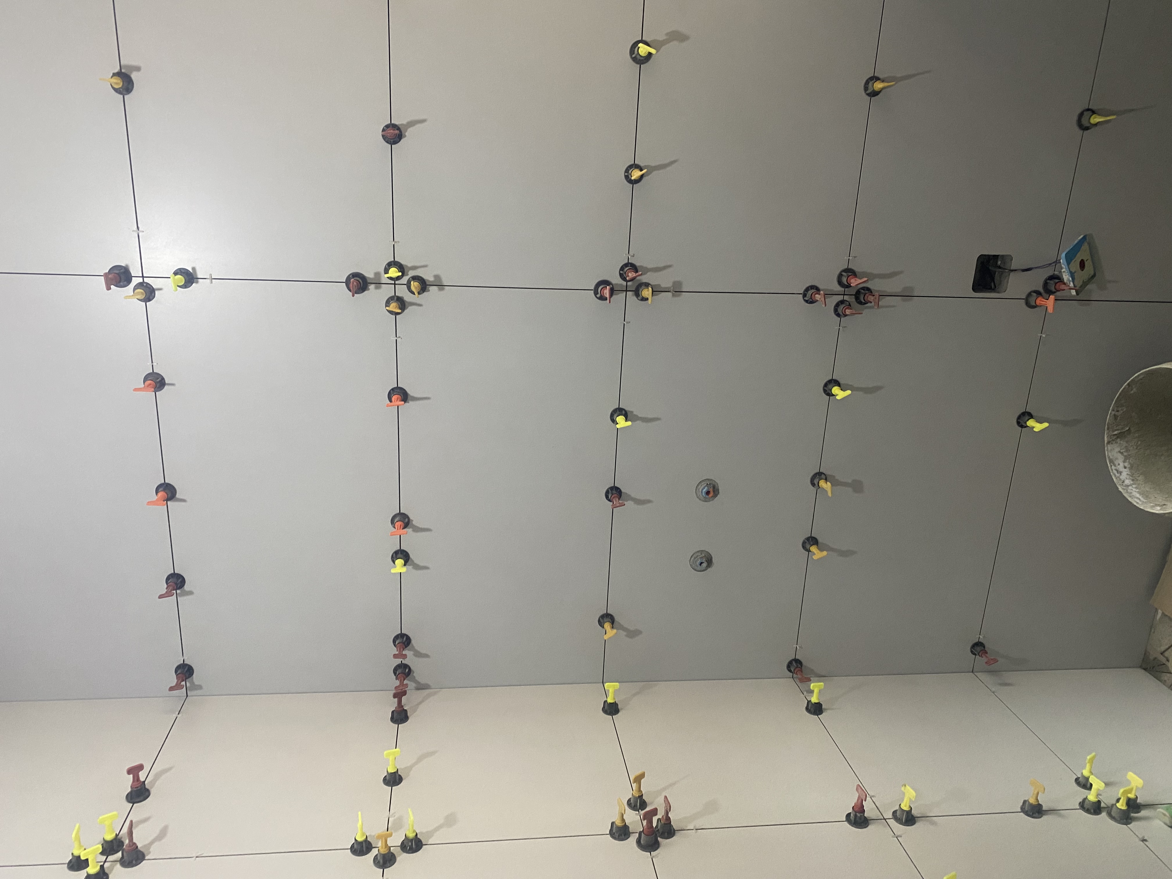 洛陽裝修瓦工施工現(xiàn)場